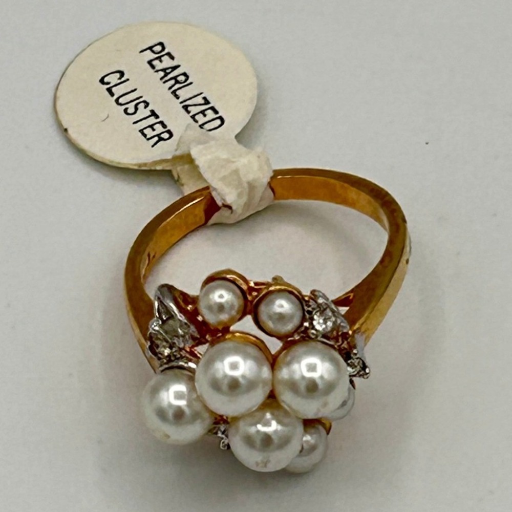 Vintage Pearlized Faux Pearl Crystal Cluster Ring Womens Sz 6 Gold Tone Taiwan